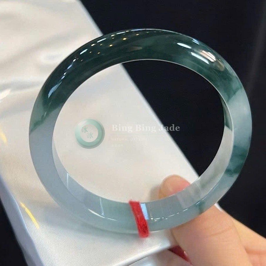 Deep Forest Floating Jadeite Bangle