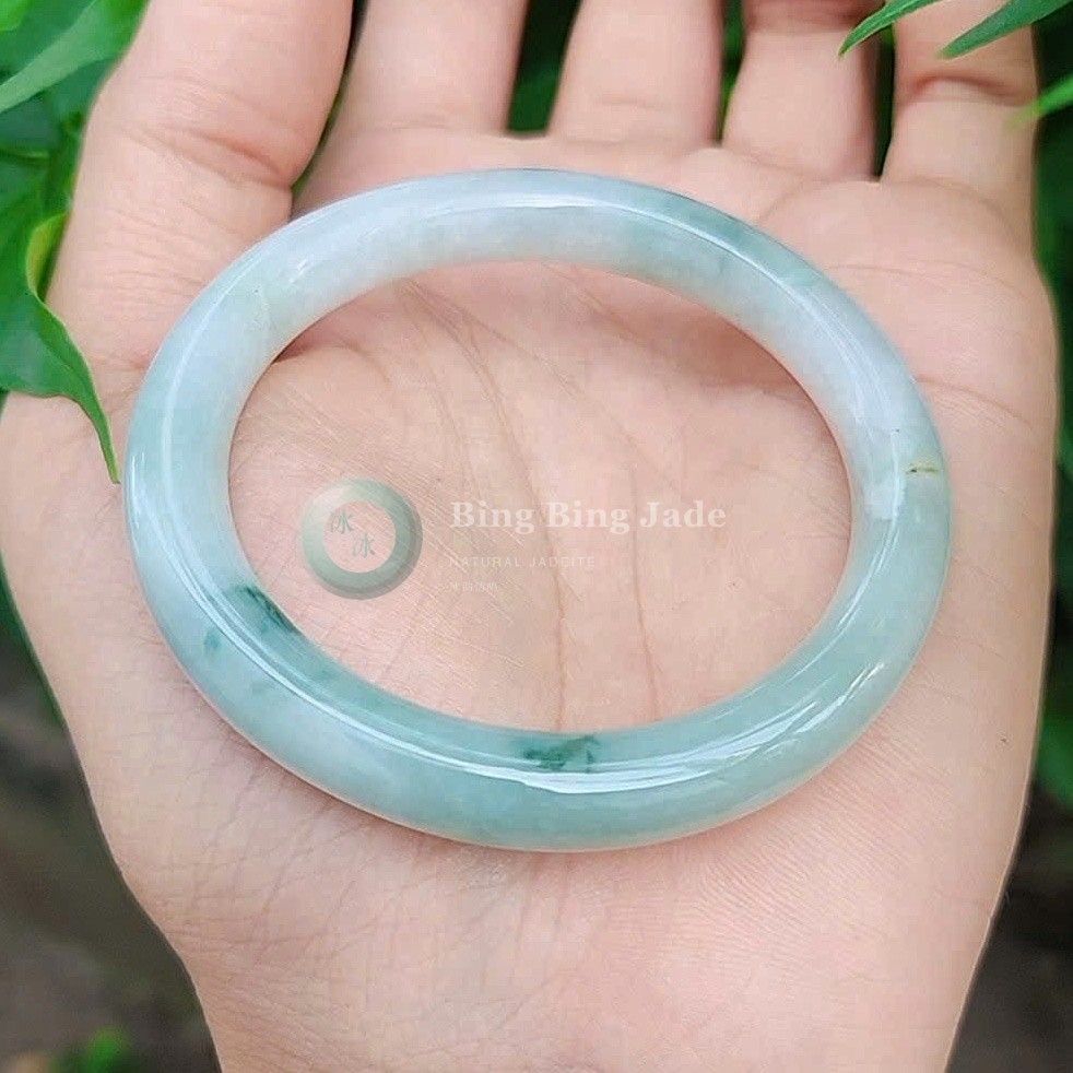 Bright Green  Floating Blossoms Jade Bangle