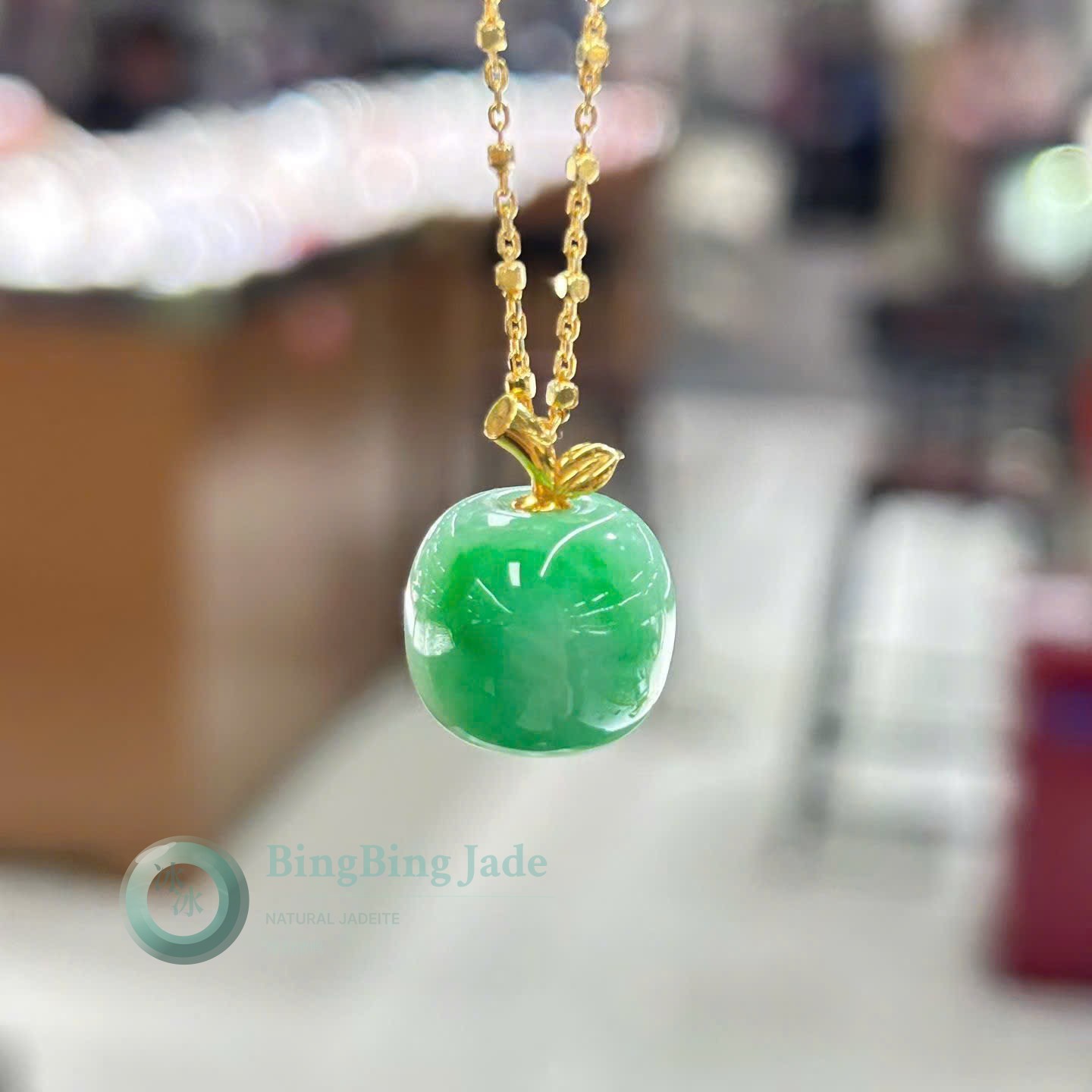 Vivid Green Apple Pendant in 18K Gold — Glossy Emerald Charm