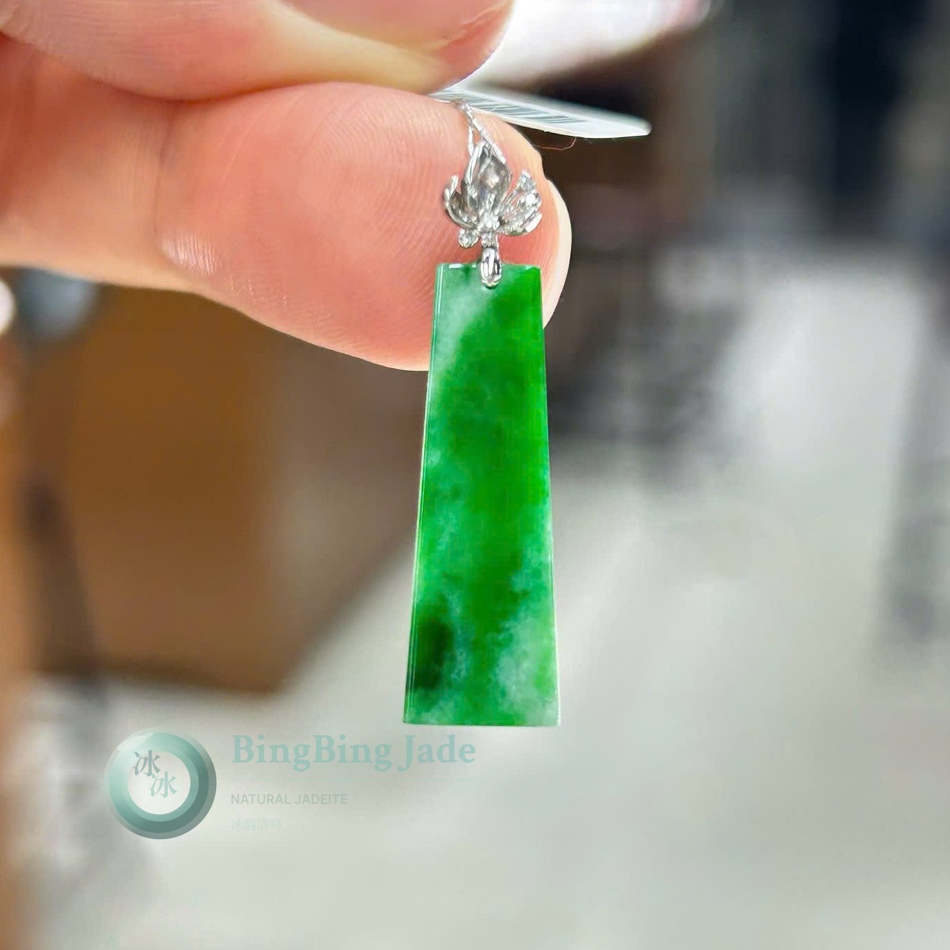 Vivid Saturated Green with Cloud-Like Pattern Pendant with 18K Gold Bail