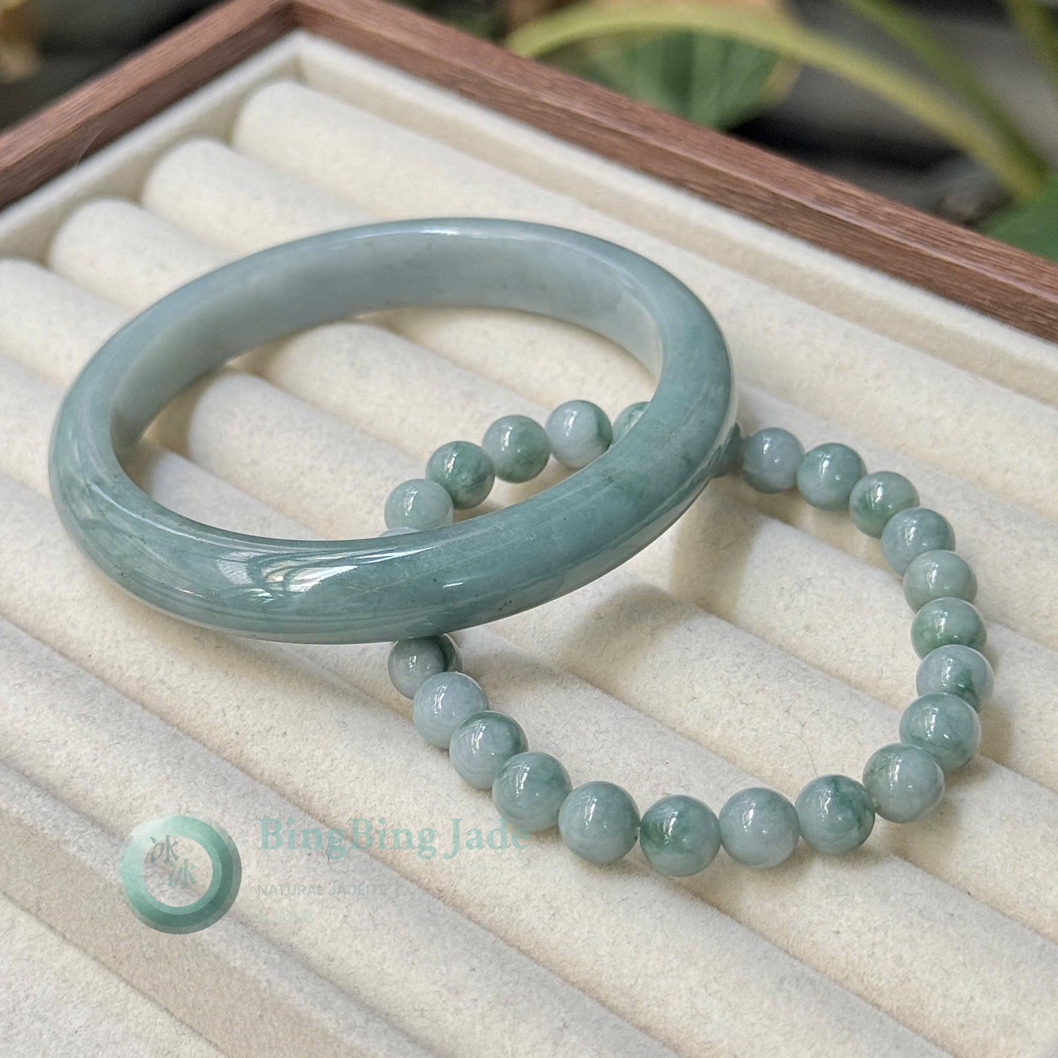 Smoky Blue Resinous Glow — Jadeite Bangle & Bead Bracelet Set 57.5mm