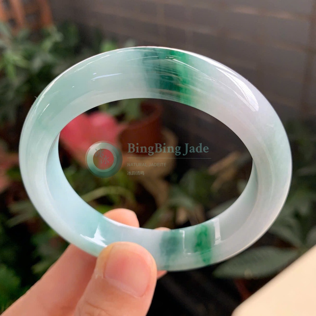 Lavender-Blue with Vivid Emerald Drift Bangle 54.9mm