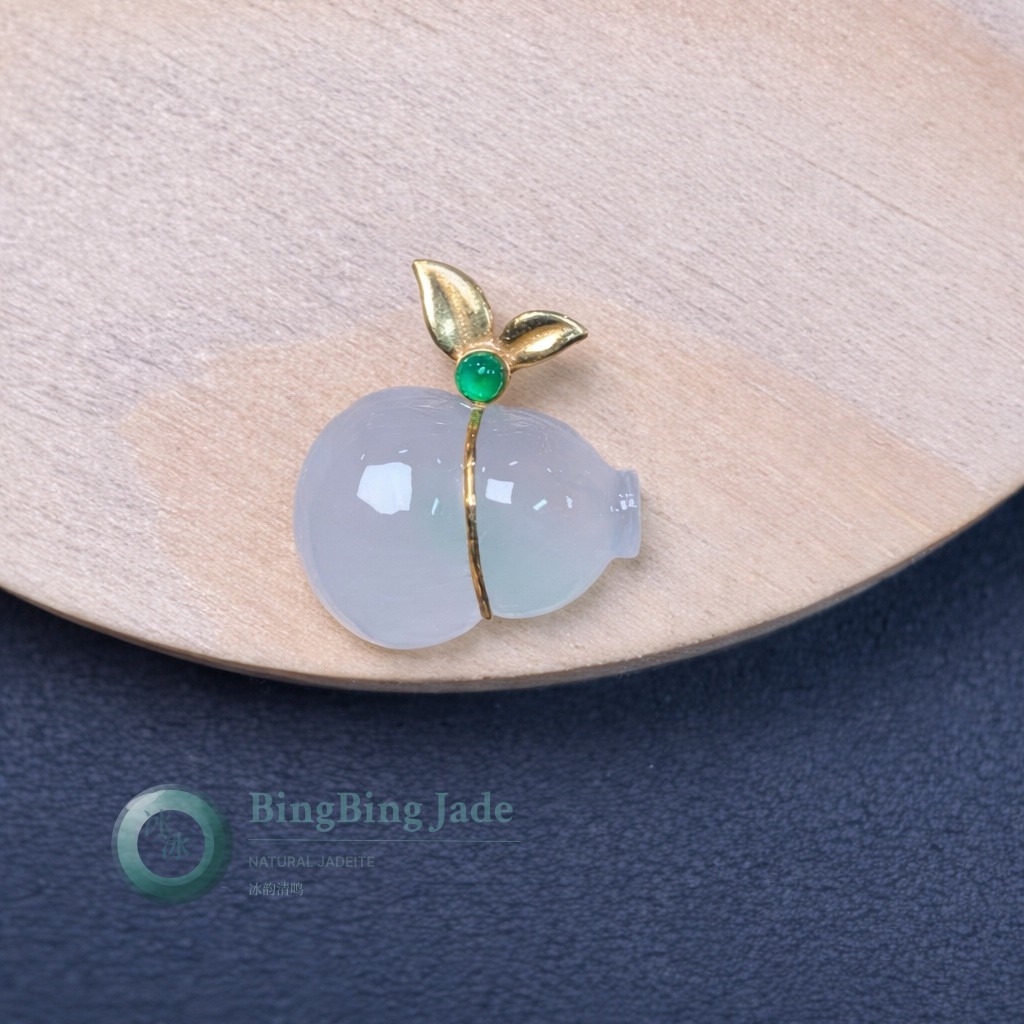 Icy Hulu Pendant in 18K Gold — Petite Hulu with Emerald Accent