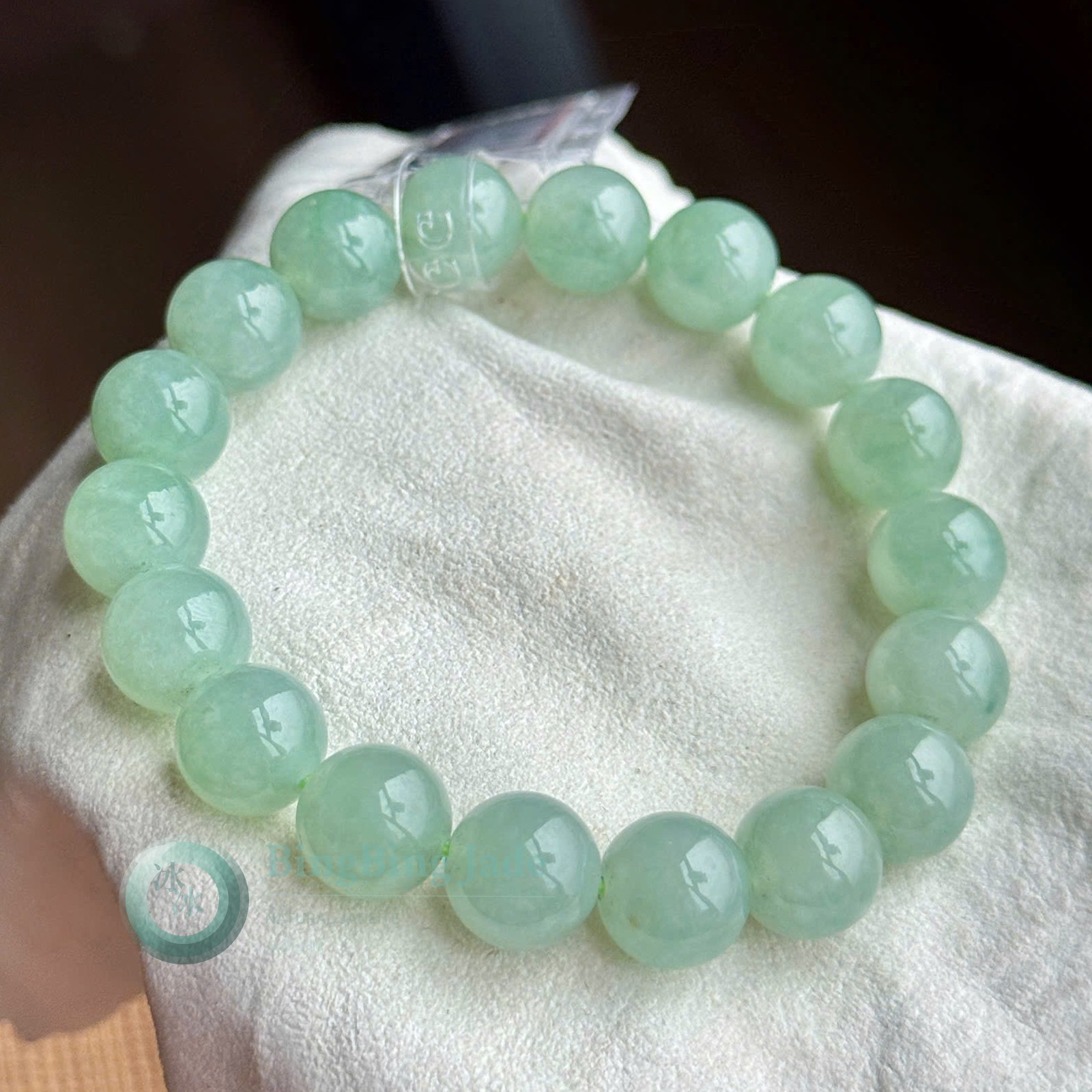 Grape-Green Jadeite Bead Bracelet 11mm — Cool Jelly Translucency