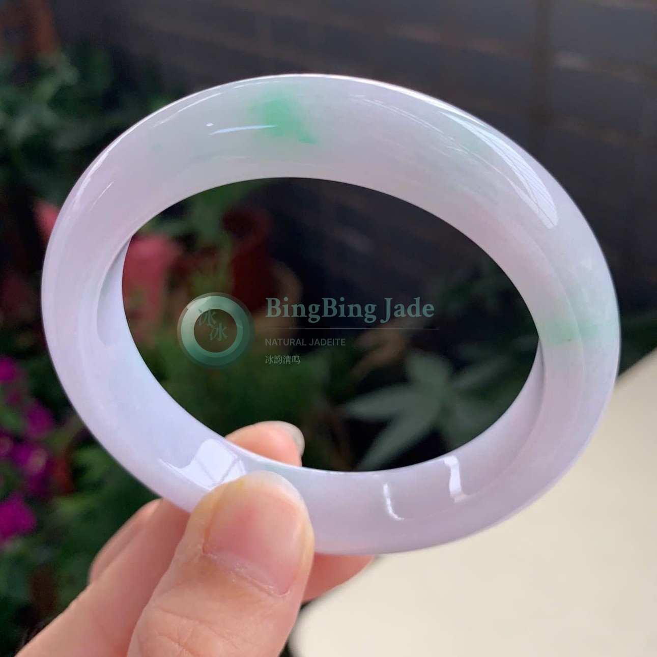 Lavender Mist with Floating Green Kiss — Jadeite Bangle 56.5mm