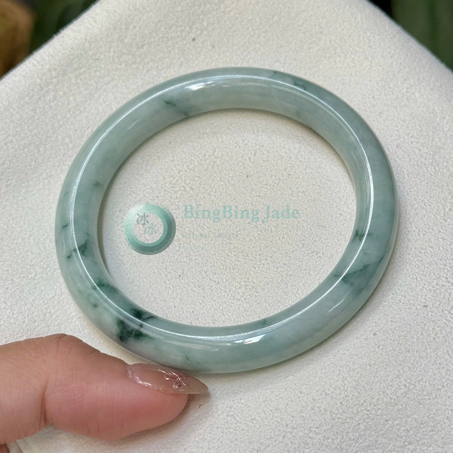 Soft Blue-Green Floating Bloom Round Bangle 55.6mm
