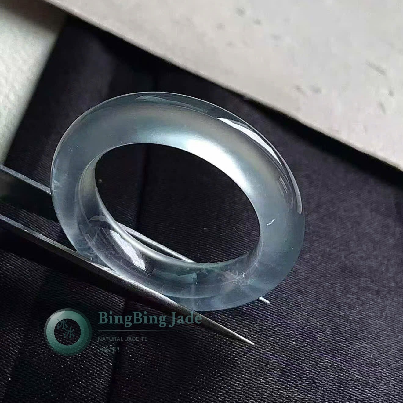 Glass-Tier Ring — Pure Water Translucency