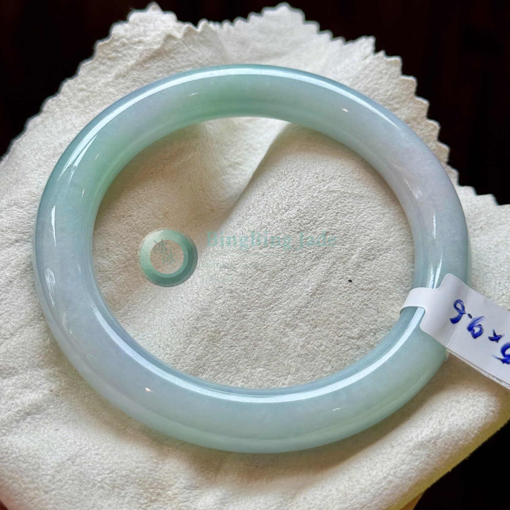 Pale Celadon Round Bangle 55mm — Flawless Silk-Free Clarity