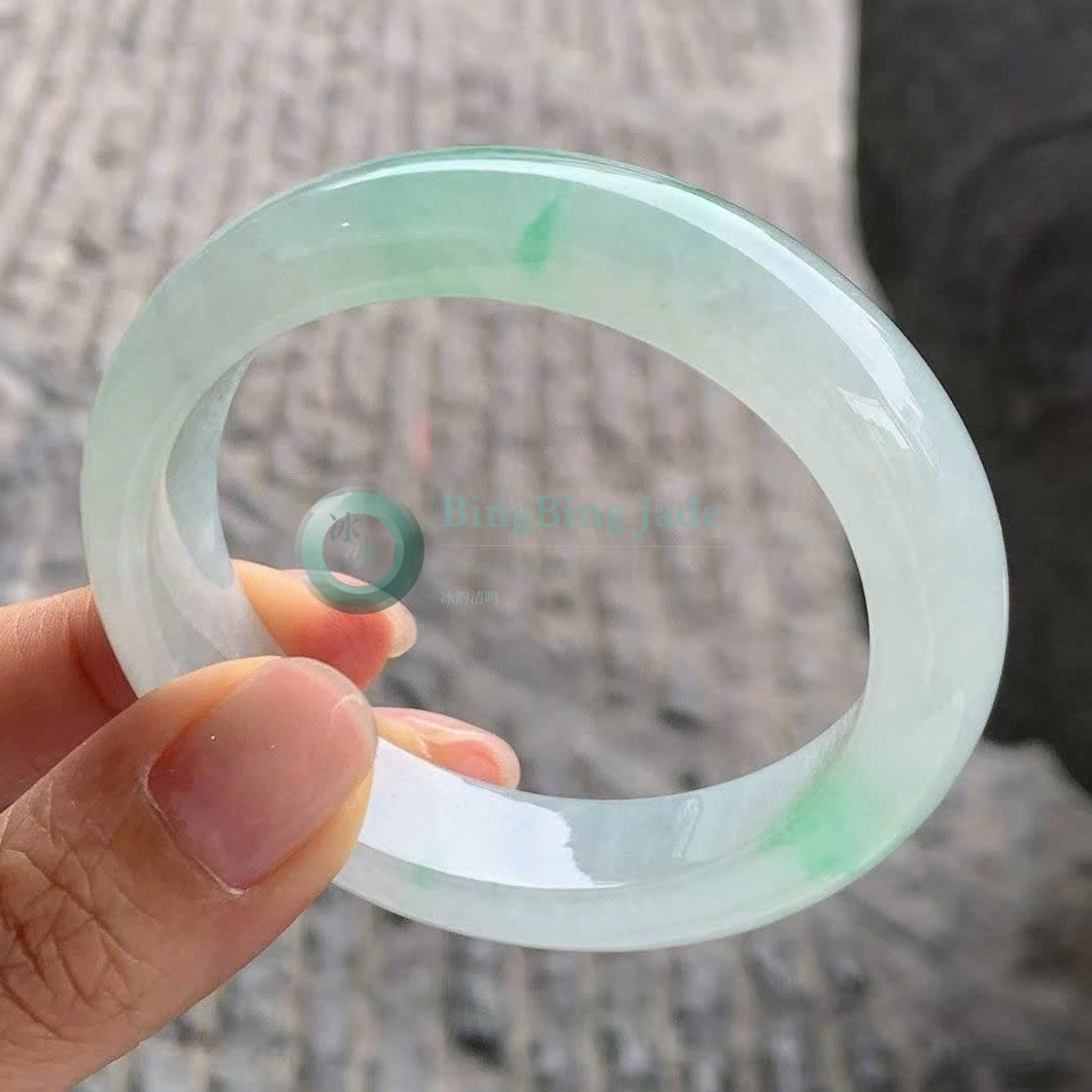 Icy Glutinous Band with Floating Green Bloom — Bangle 54mm Fit Size 51-52mm