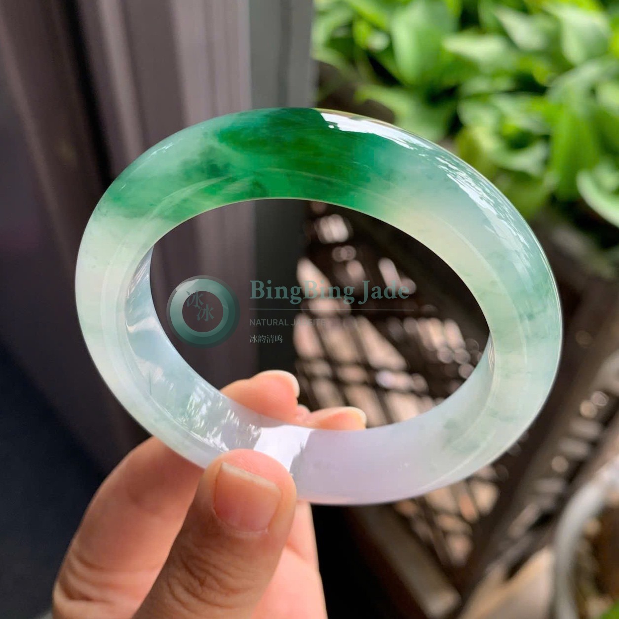 Icy Bright Moonlight Bangle with Vivid Emerald Drift 55mm