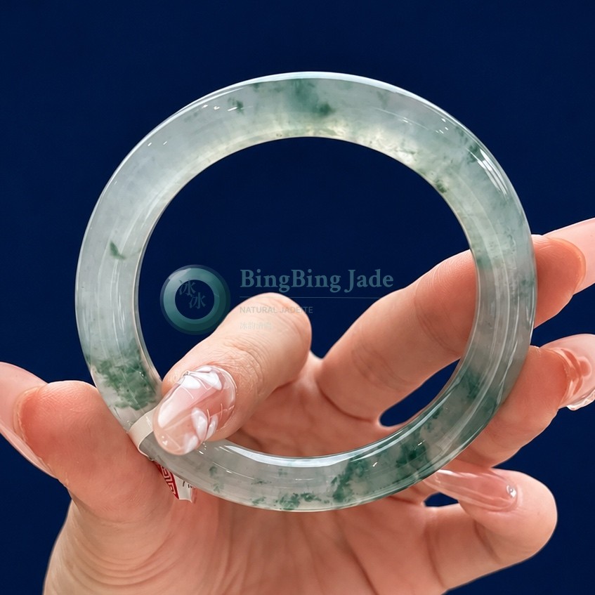 Icy Floating Emerald Bloom Bangle 50.6mm