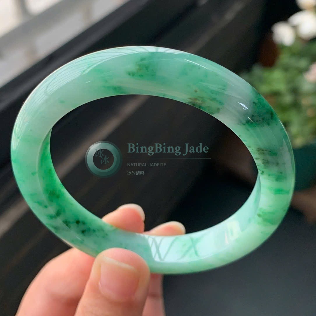Spring Green Floating Emerald Bangle 53.6mm