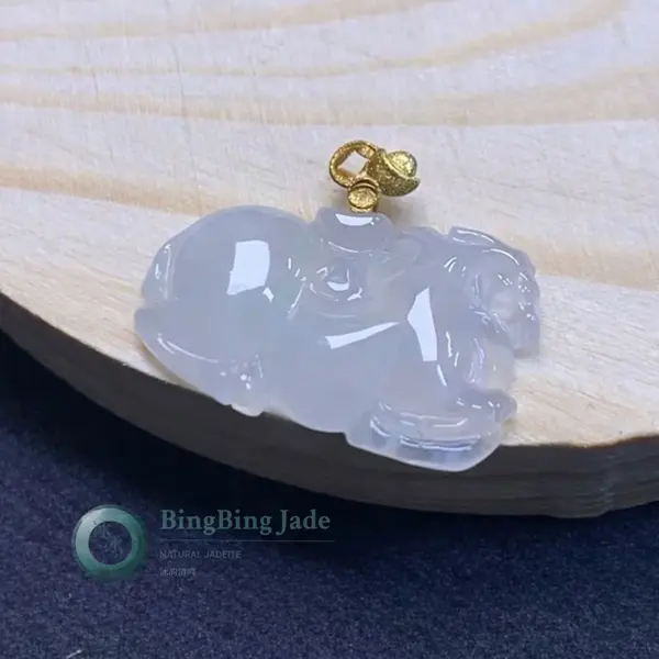 Icy Lavender Pixiu Horse Pendant with 18K Gold Bail