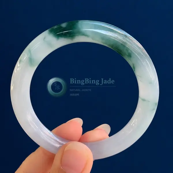 Pale White Bangle with Floating Moss Clouds 54mm