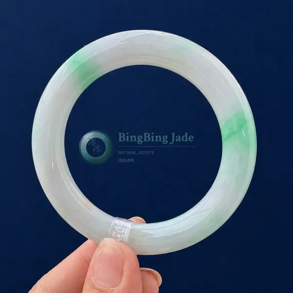 White Bangle with Spicy Green Wisps 54mm