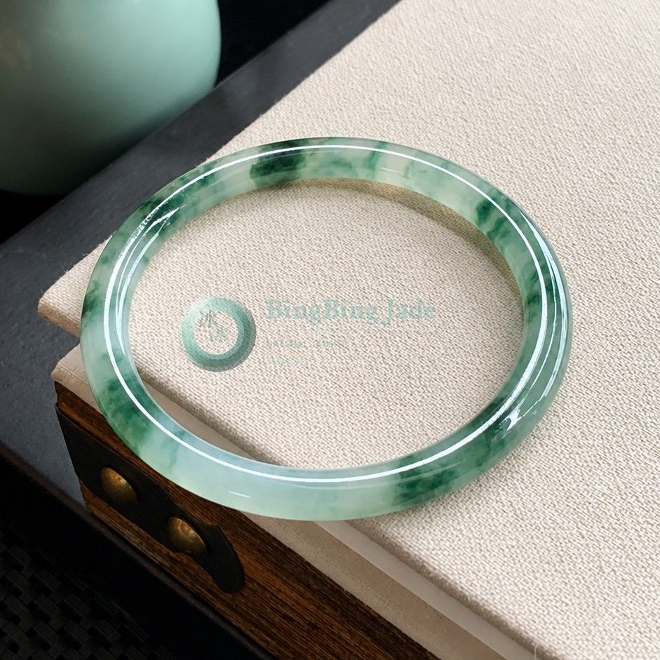 Icy Celadon with Emerald Cloud Drift Bangle 54.9mm
