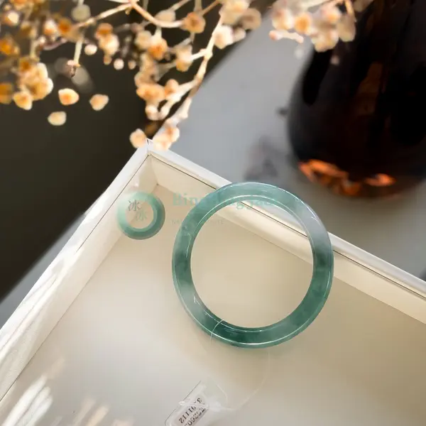 Serene Seafoam Glow Round-Bar Jadeite Bangle 56.3mm