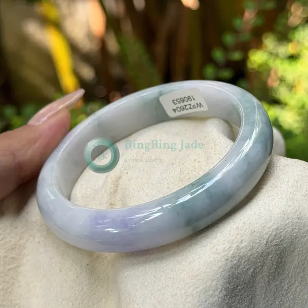 Lavender Garden Floating Bloom Jadeite Bangle 57.7mm