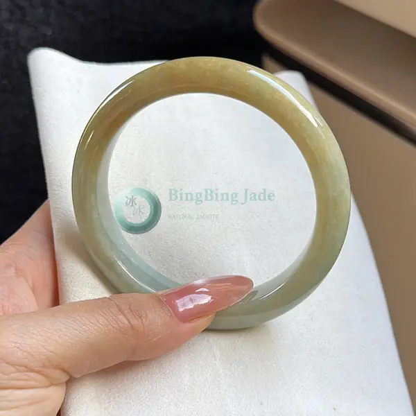 Honey-Kissed Sage Jadeite Bangle 58mm