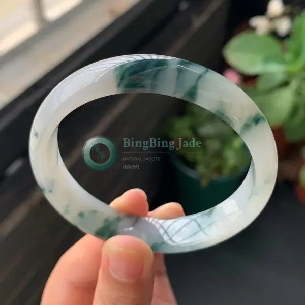 White with Floating Emerald Veins Bangle 54.6mm
