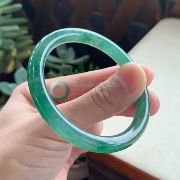 Vivid Spring Green Round Bangle 52mm — Saturated & Lush