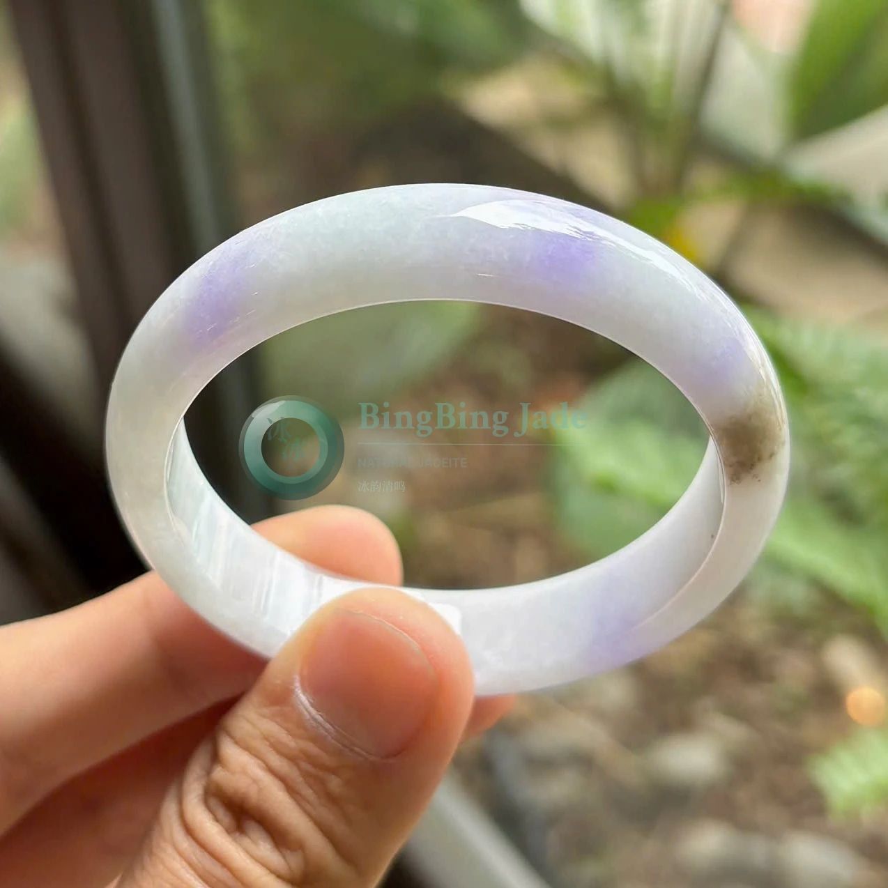 Lavender Drift on White — Narrow Jadeite Bangle 55mm