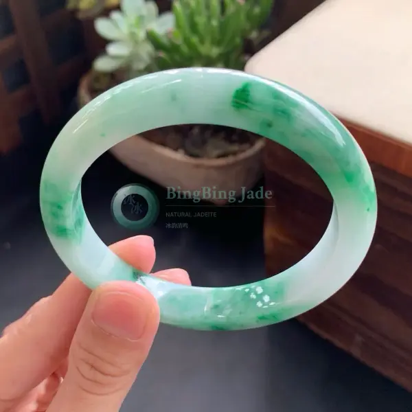 Spring Mist with Emerald Blooms Jadeite Bangle 61mm