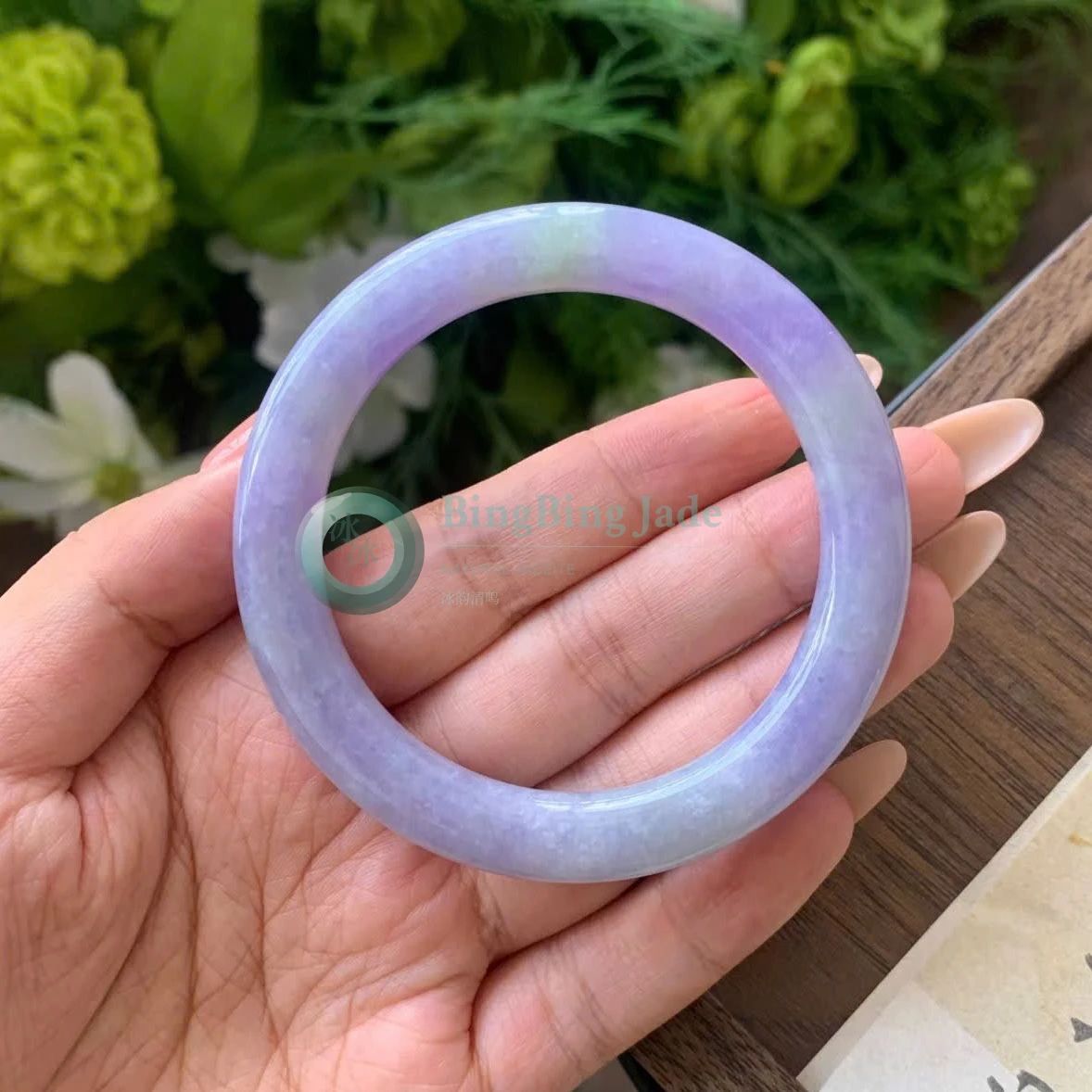 Lavender Mist Round Bangle 54mm — Soft Lilac Glow