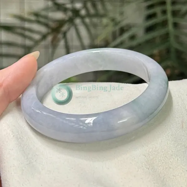 Lavender Sky with Drifting Bloom Bangle 61.5mm
