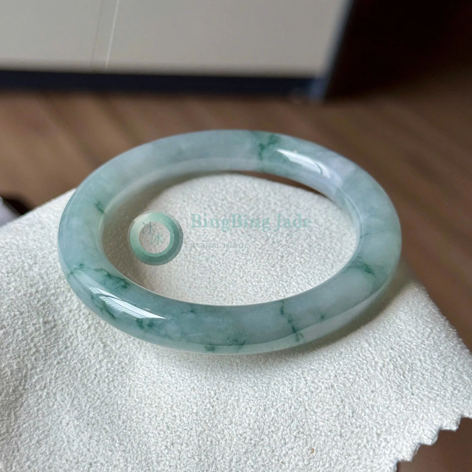 Celadon with Drifting Green Veins Bangle 56mm