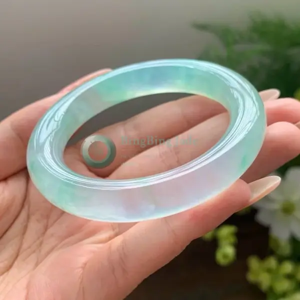 Icy Jelly Bangle with Floating Spring Green — 52mm