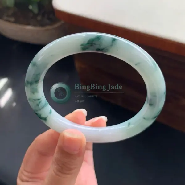Moonlight with Floating Emerald Wisps Bangle 56mm