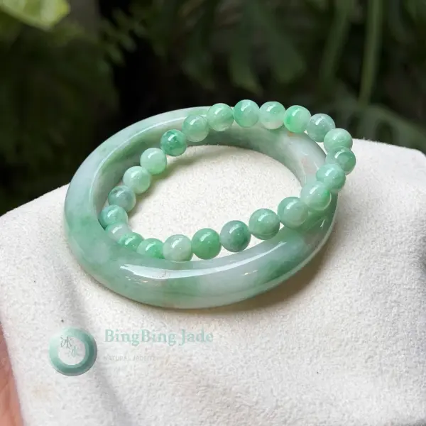 Fresh Meadow Green with Painted Accents — Jadeite Bangle & Bead Set 56.6mm