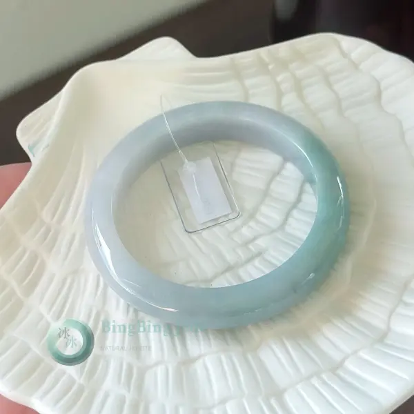 Pale Lilac-Kissed Jelly Bangle with Soft Green Drift 55mm