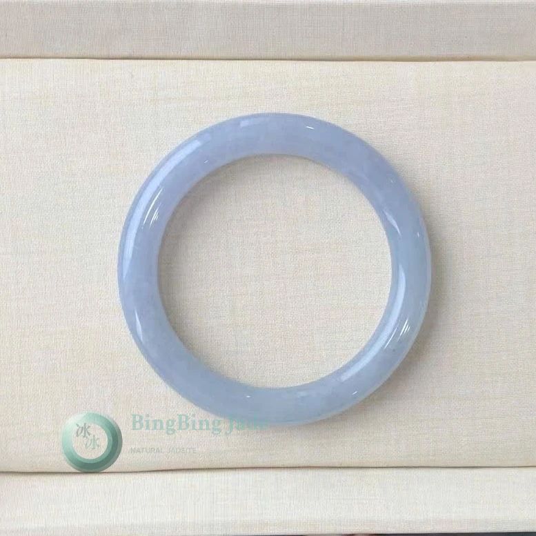Lavender Mist Round Bangle 54.8mm — Soft Lilac Jelly Glow