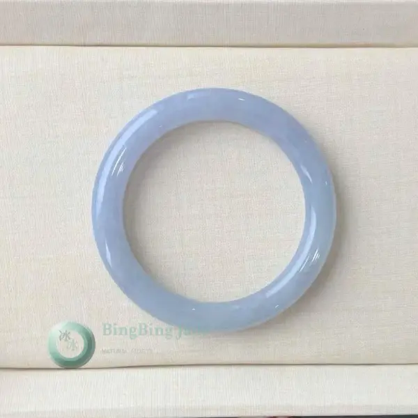 Lavender Mist Round Bangle 54.8mm — Soft Lilac Jelly Glow