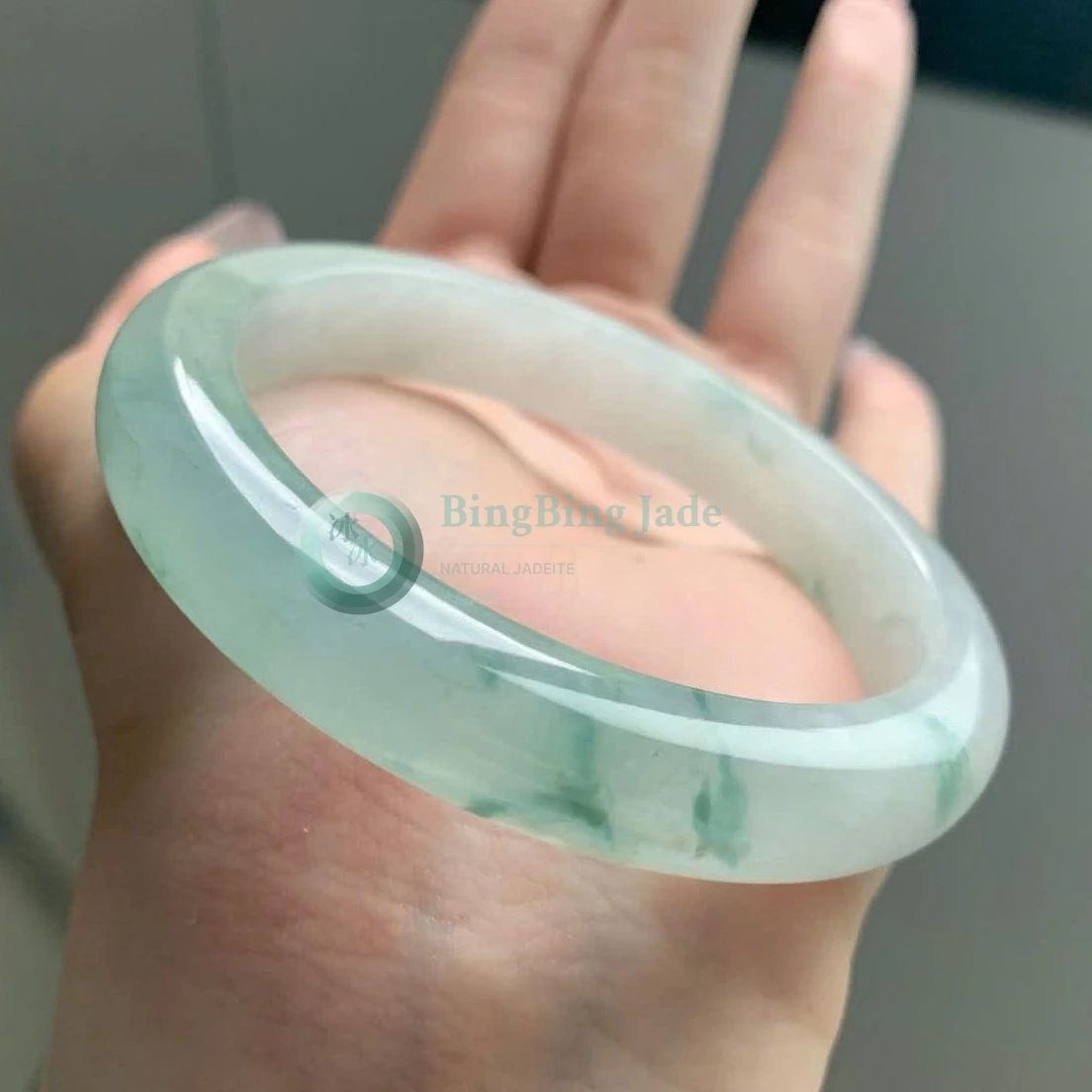 Icy Glacier with Emerald Veins Bangle 55mm