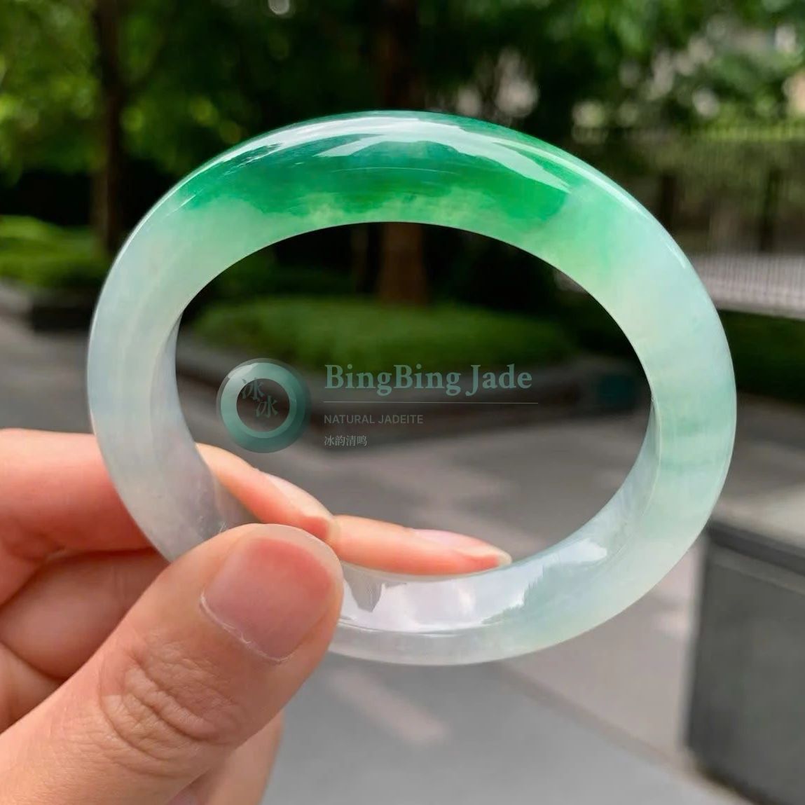Icy Translucent Bangle with Vivid Emerald Drift 55.6mm