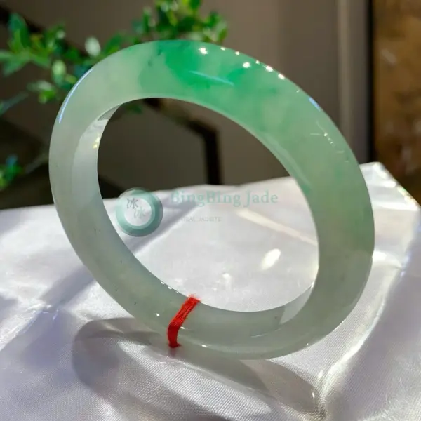 Icy Celadon Bangle with Vivid Emerald Bloom 53mm