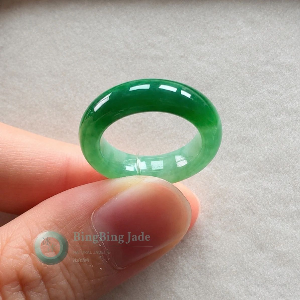 Vivid Emerald Band with Mint Gradient ~16mm