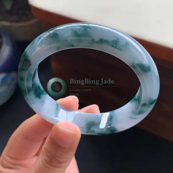 Lavender Mist with Floating Emerald Clusters Bangle 53mm