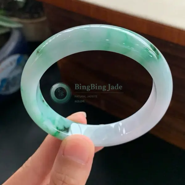 Pale Lavender with Floating Emerald Patches Bangle 56.8mm