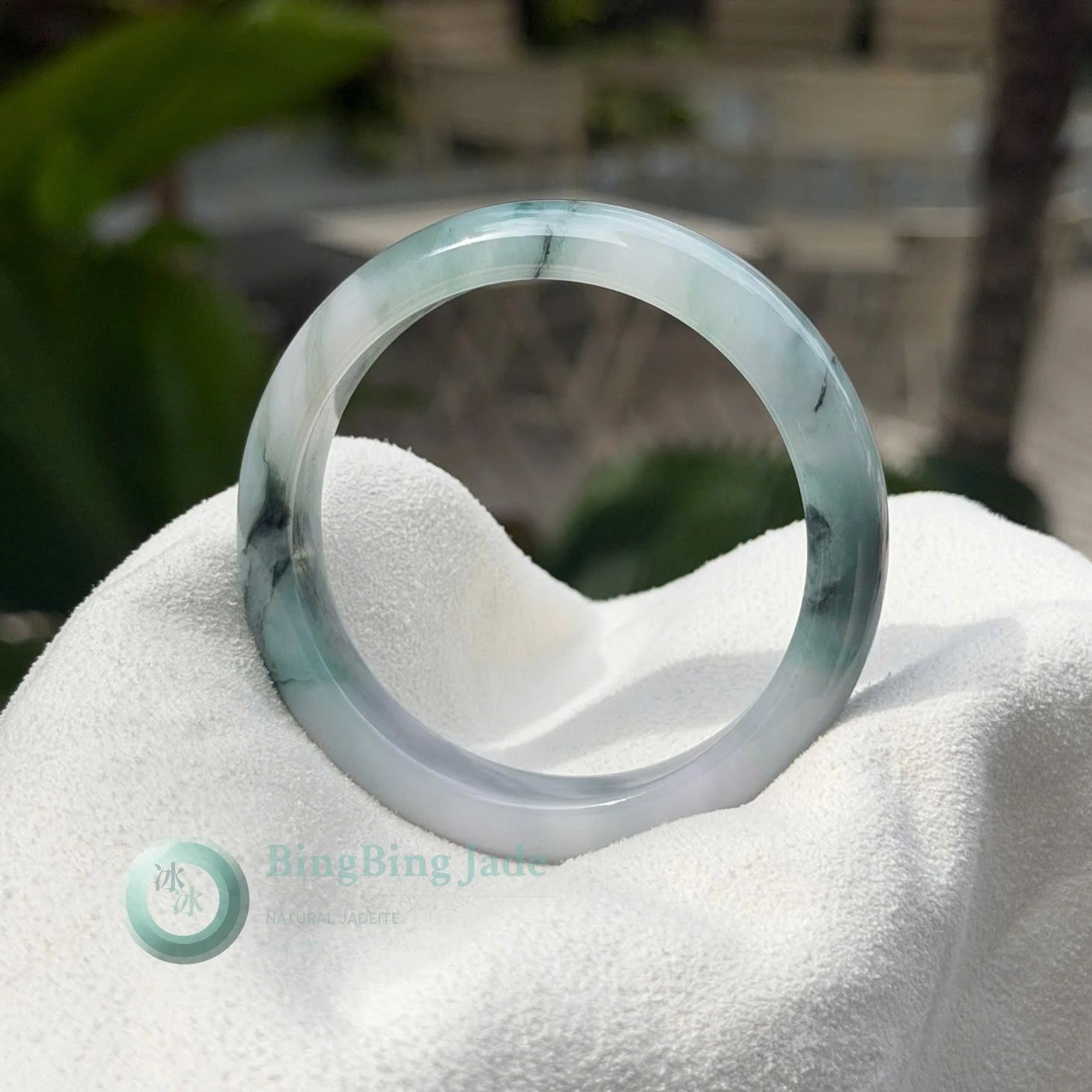 Pale Lavender-Blue with Ink Wisps Bangle 54.8mm