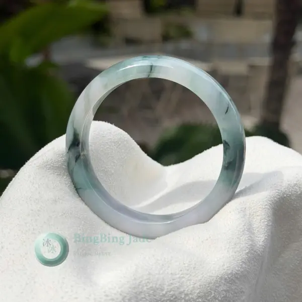 Pale Lavender-Blue with Ink Wisps Bangle 54.8mm