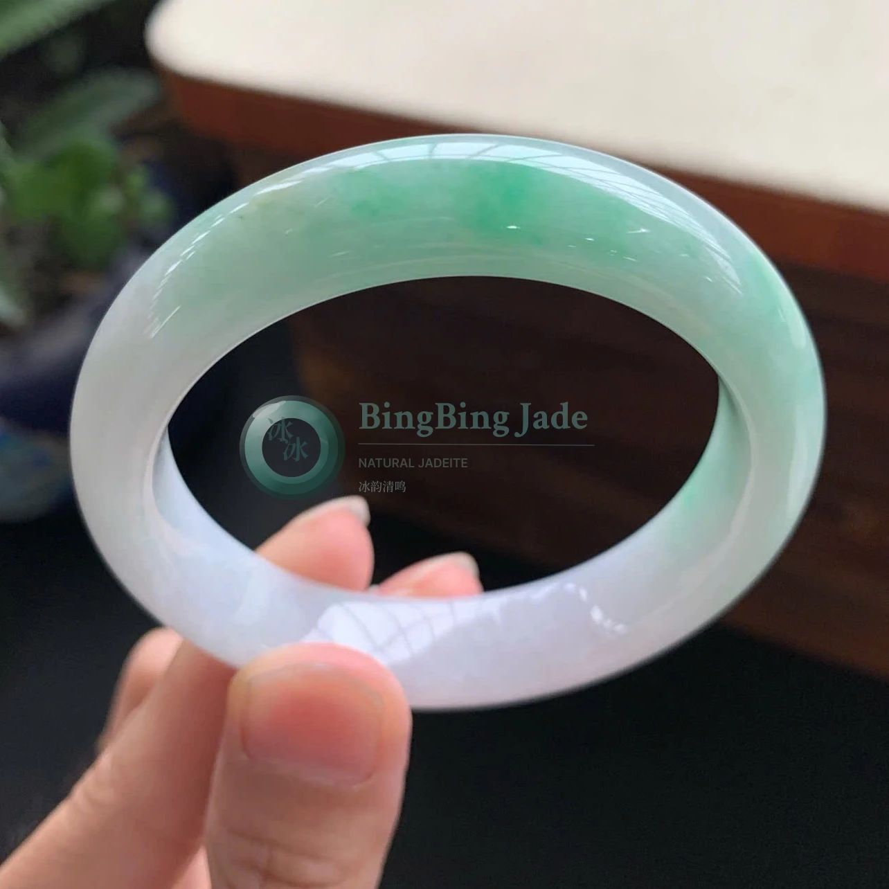 White with Floating Emerald Patches Bangle 51mm