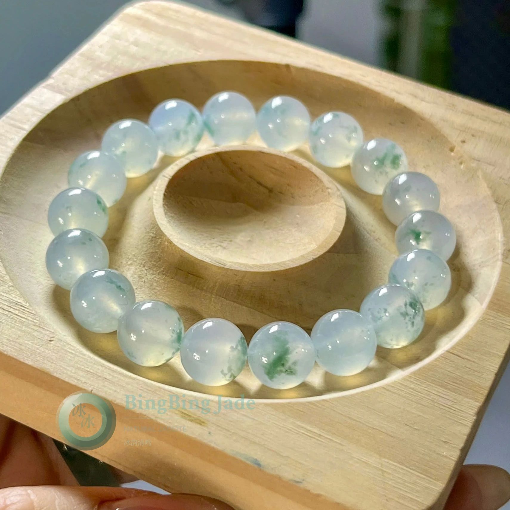Icy Dew with Floating Moss — Jadeite Bead Bracelet 10mm
