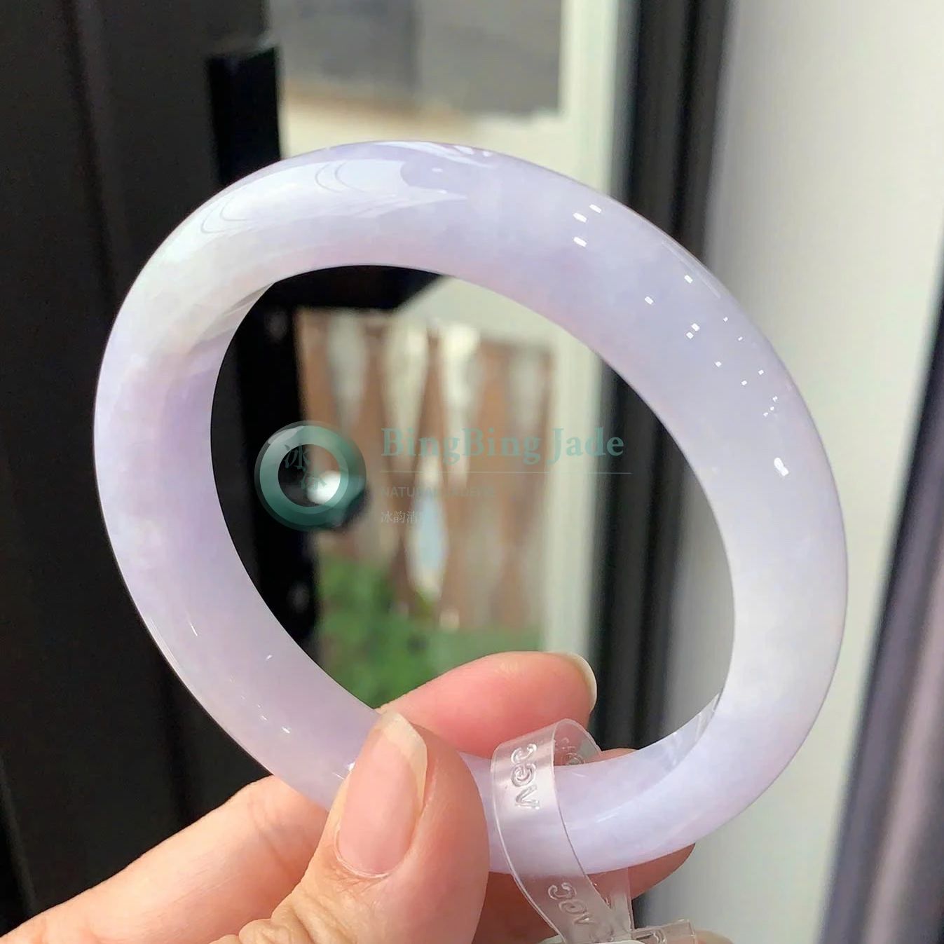Lilac Bloom Round Bangle 58.7mm — Soft Lavender Pink with Gentle Translucency