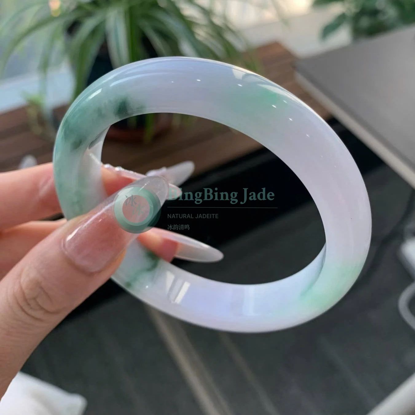 Milky Glow with Floating Spring Green Bangle 58mm