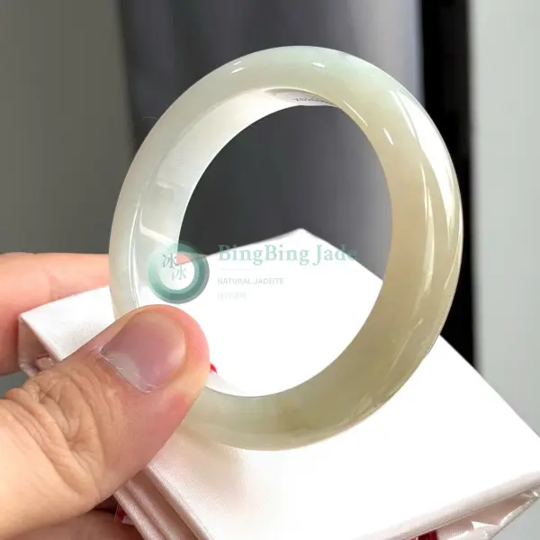 Snow Pear Glow — Narrow Band Jadeite Bangle 53mm