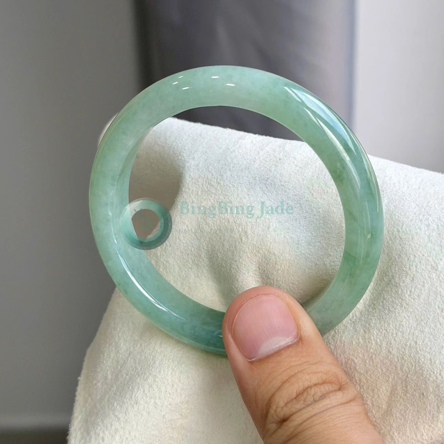 Fresh Oil-Green Translucency — Narrow Jadeite Bangle 57mm